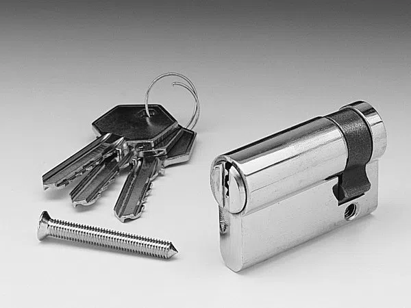 Ridgewood Locksmith Service Ridgewood, NY 347-897-6374 - apartment-lock-change